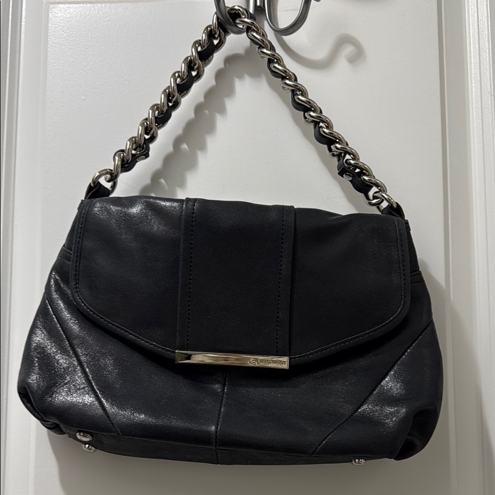 Elegant Black/Navy Leather Shoulder Bag